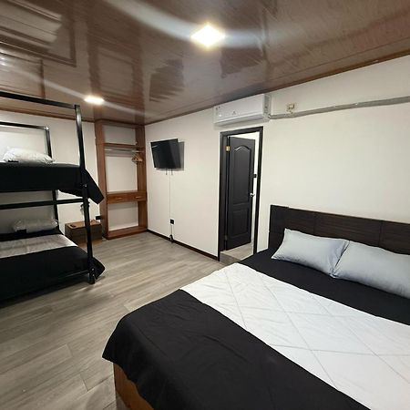 Bunker593 Inn Tena Dış mekan fotoğraf