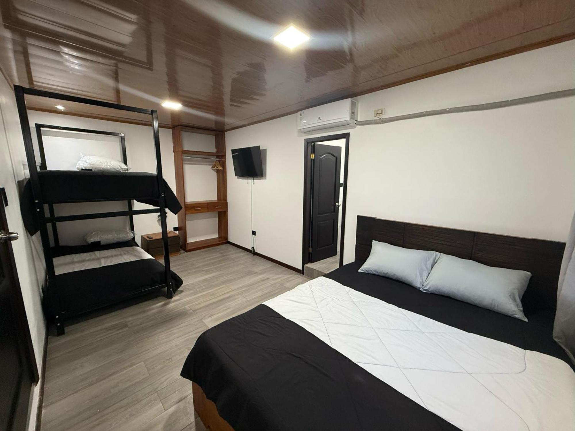 Bunker593 Inn Tena Dış mekan fotoğraf